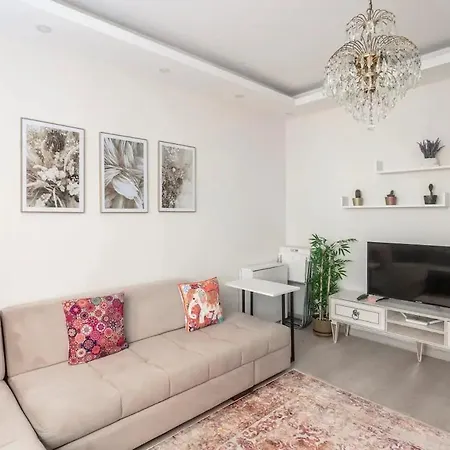 Istanbul'Un Merkezinde Cevahir Avm Karsisi 1+1 Yeni Ev Exterior photo