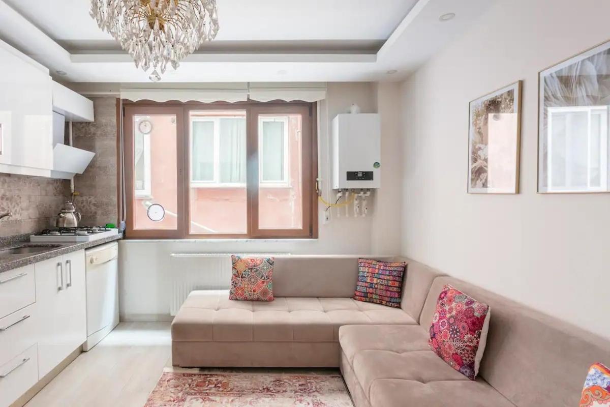 Istanbul'un Merkezinde Cevahir Avm Karsisi 1+1 Yeni Ev Apartment Istanbul